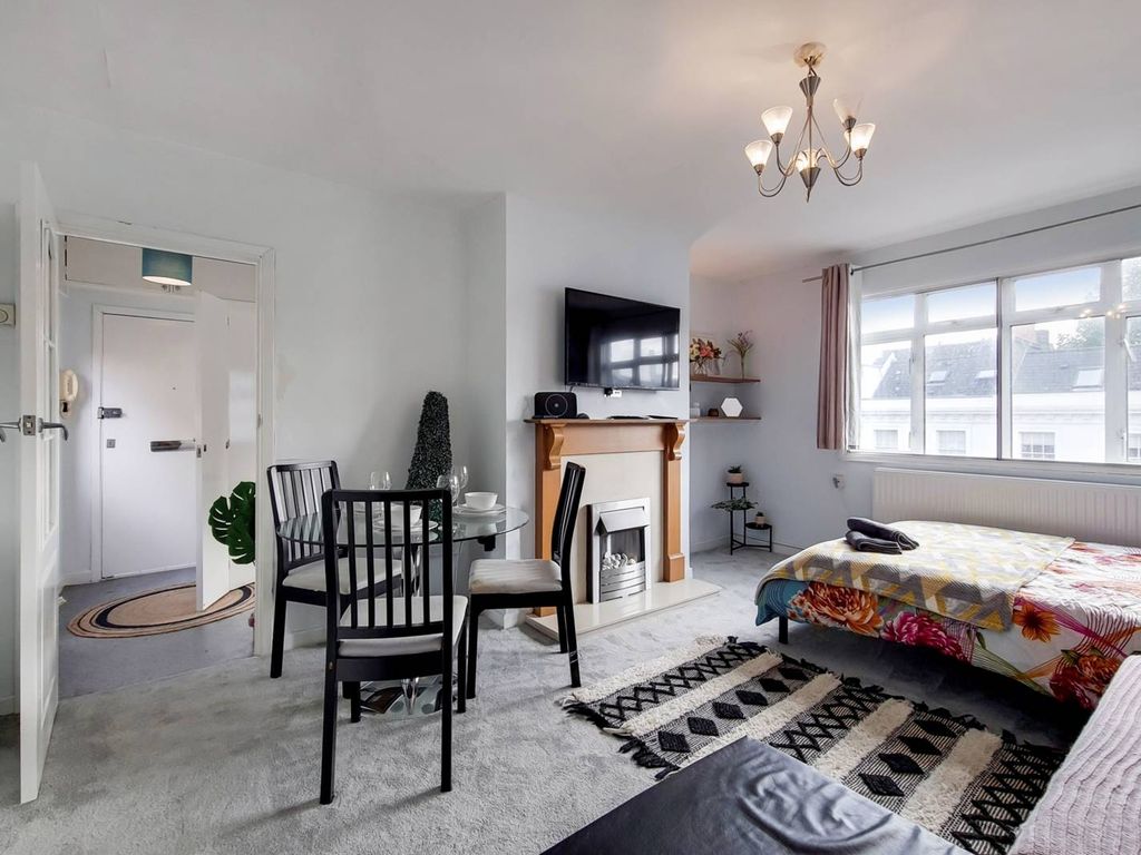 Neate House, Pimlico, London SW1V  