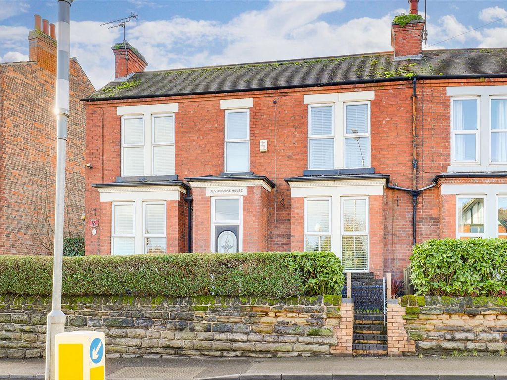 3 bed semidetached house for sale in Station Road, Carlton, Nottingham