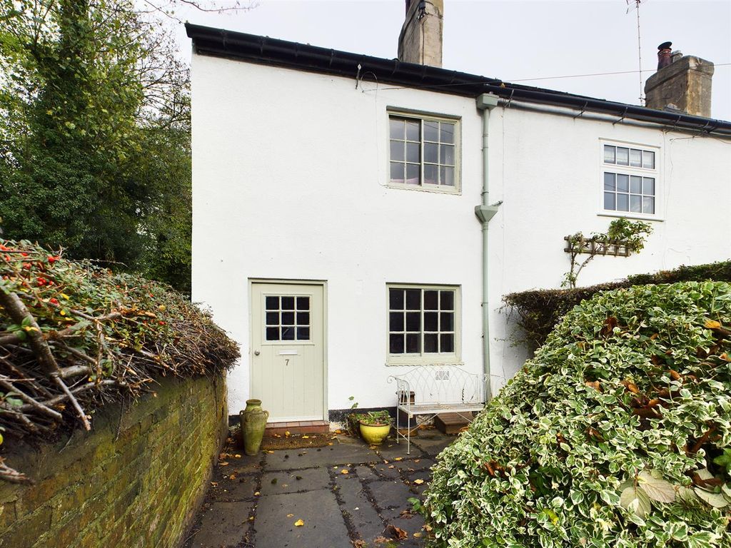 2 bed cottage for sale in Poole, Burton Salmon, Leeds LS25, £260,000