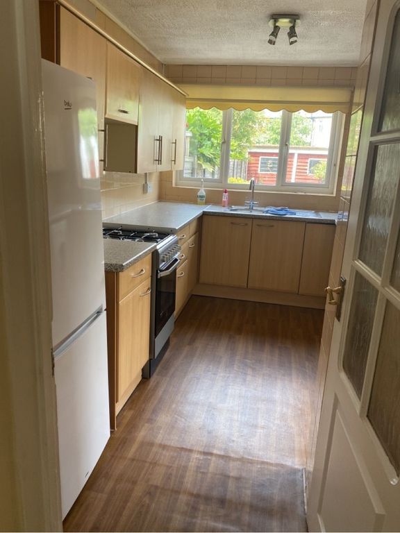 2 bed terraced house to rent in Carlton Road, London E17 Zoopla