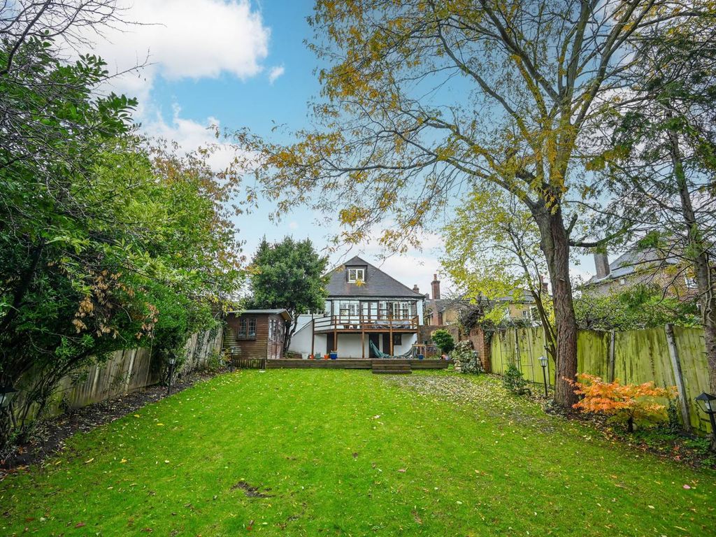 2 bed bungalow for sale in Delta Road, Worcester Park KT4, £900,000