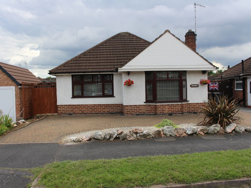 2 bed bungalow to rent in Rutland Drive, Leicester LE4, £900 pcm Zoopla