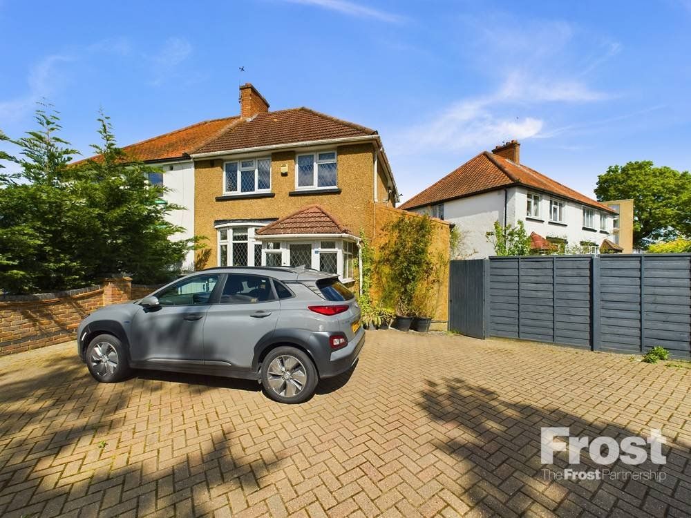 3 bed semidetached house for sale in Bedfont Road, Feltham TW13, £
