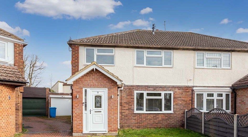 3 bed semidetached house for sale in Warrington Spur, Old Windsor SL4