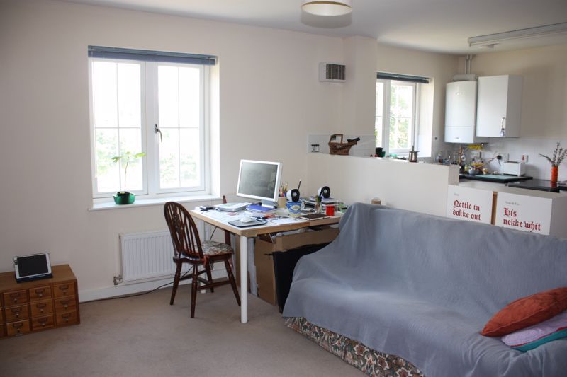 2 bed flat for sale in Bramley Close, Kidlington OX5, £197,500 Zoopla