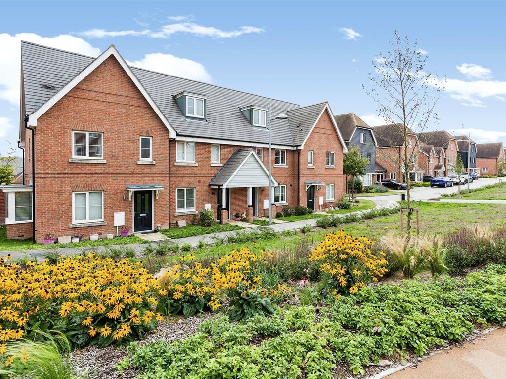 3 bed terraced house for sale in Arun Valley Way, Faygate, Horsham RH12