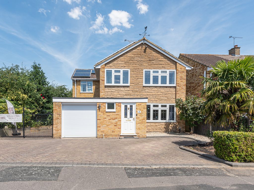 4 bed detached house for sale in Bramling Avenue, Yateley, Hampshire