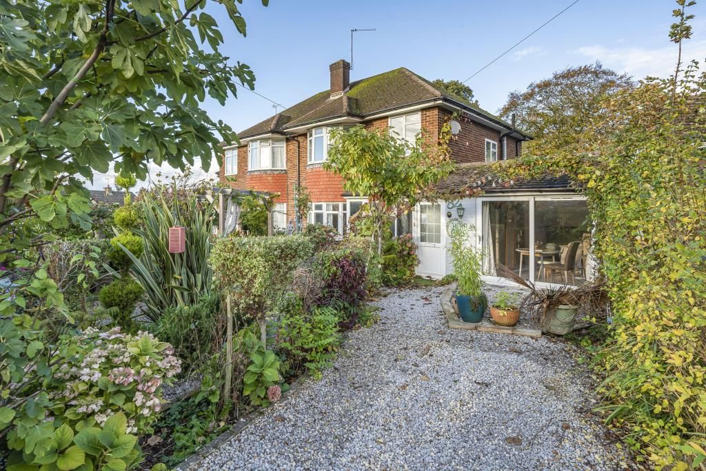 4 bed semidetached house for sale in High Buckinghamshire