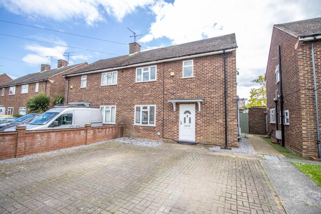 3 bed semidetached house for sale in Rochford Garden Way, Rochford SS4
