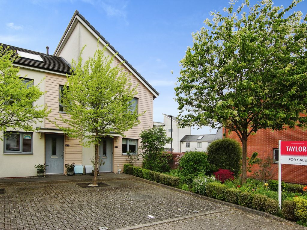 2 bed end terrace house for sale in Home Leas Close, Cheswick Village