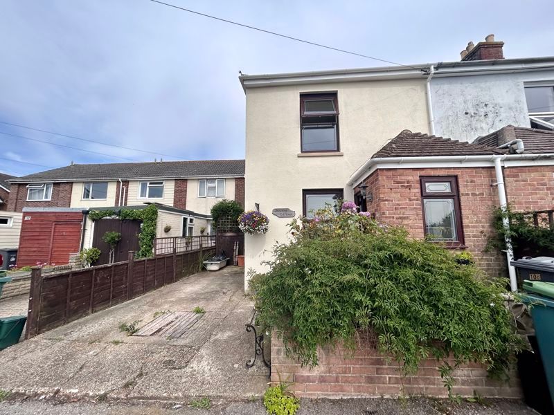 3 bed end terrace house for sale in Worsley Road, Newport PO30, £