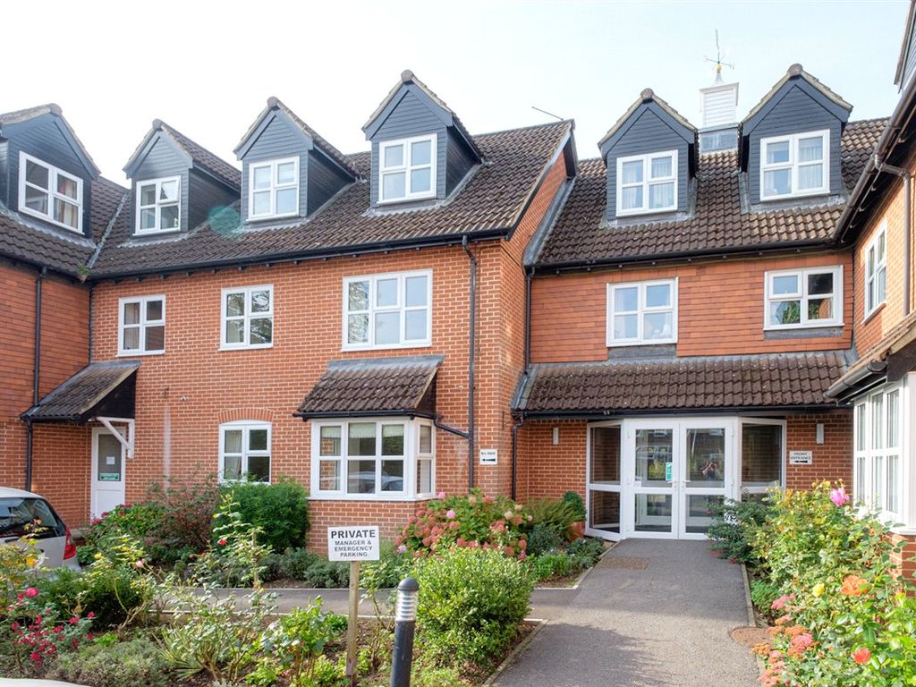 2 bed flat for sale in River Park, Marlborough, Wiltshire SN8 Zoopla