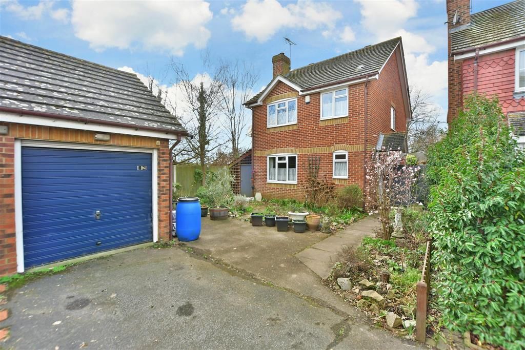 3 bed detached house for sale in Turner Close, Church Milton