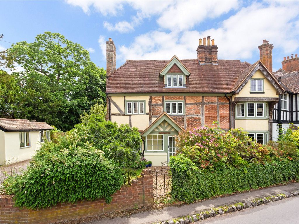 6 bed semidetached house for sale in The Street, Betchworth, Surrey