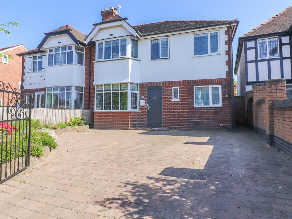4 bed semidetached house for sale in Radnor Drive, Churchtown
