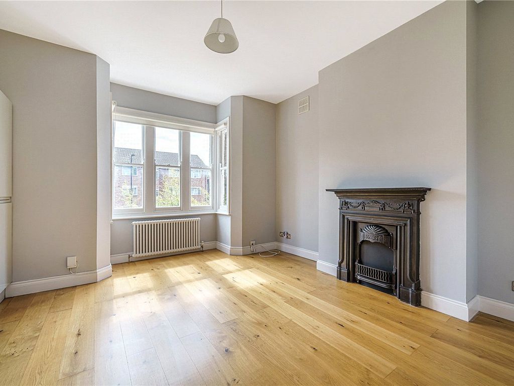 2 bed flat to rent in Barry Road, East Dulwich, London SE22, £1,850 pcm