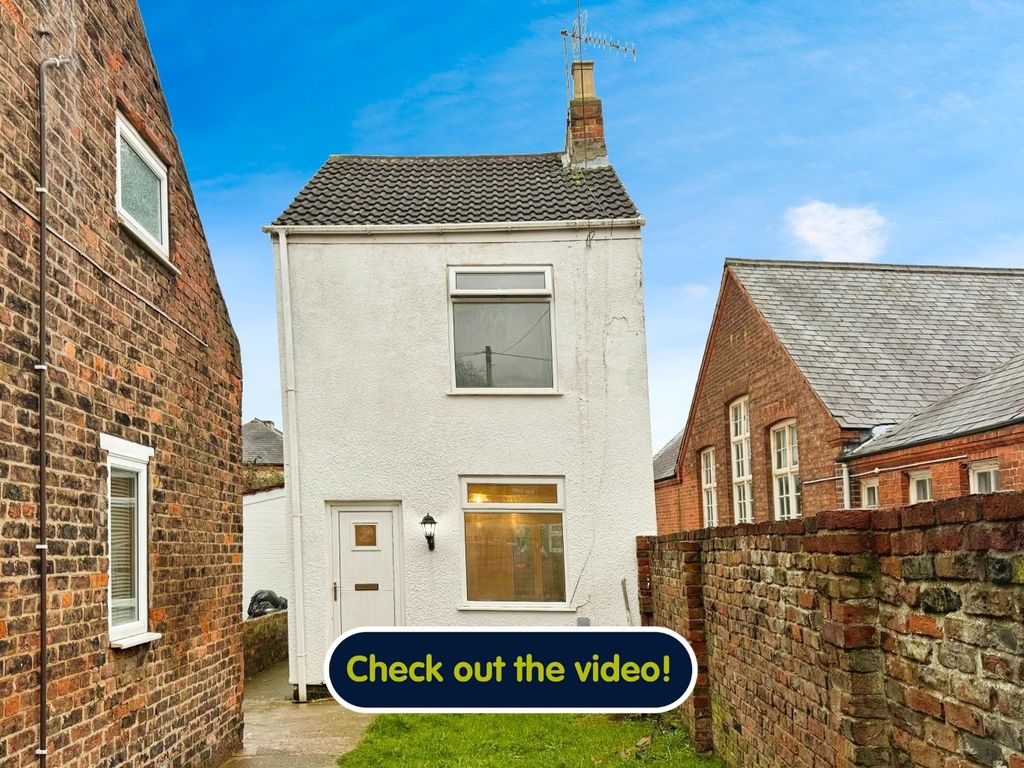 2 bed detached house for sale in The Hourne, Hessle HU13, £130,000 Zoopla