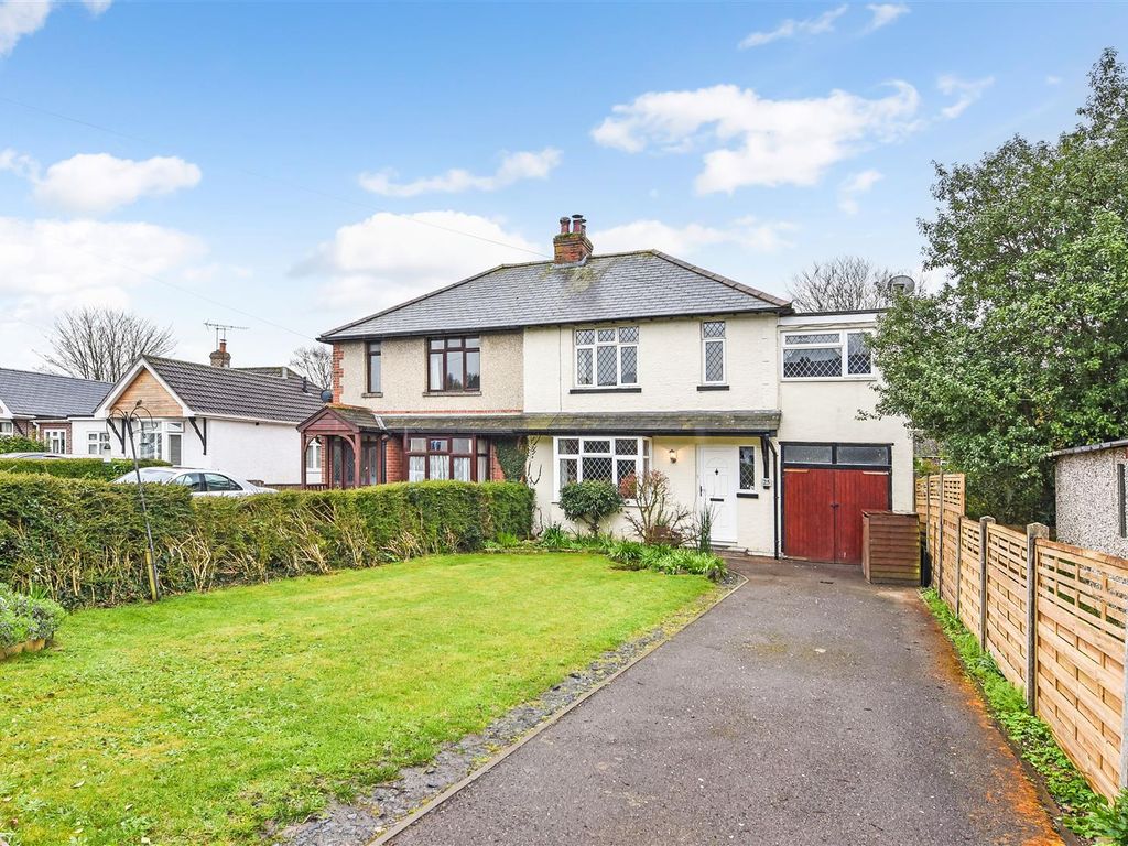 4 bed semidetached house for sale in Queens Crescent, Horndean