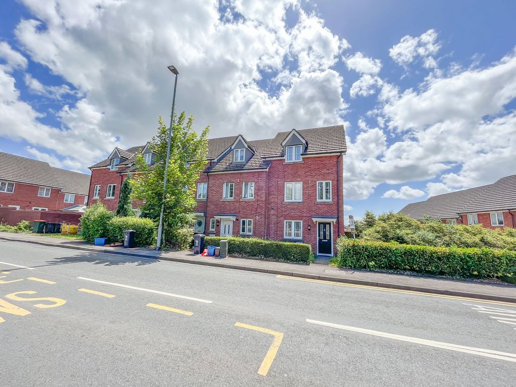 3 bed town house for sale in Bassaleg Road, Newport NP20 Zoopla