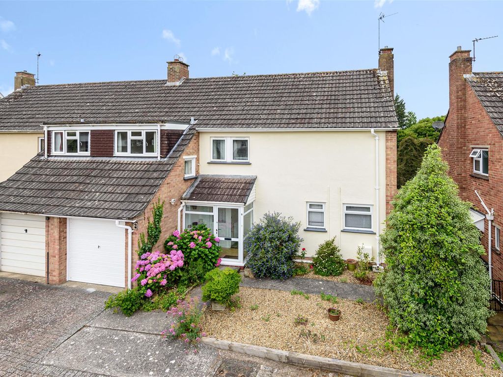 4 bed semidetached house for sale in Wilton Close, Taunton TA1 Zoopla