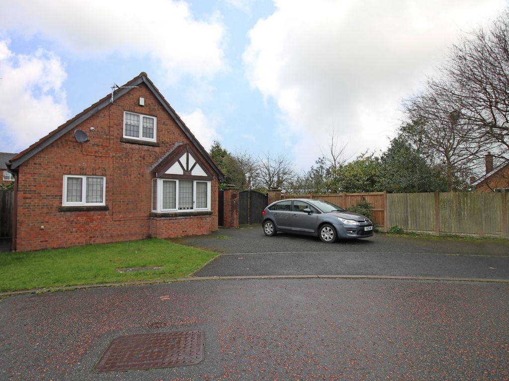 3 bed bungalow for sale in Lavender Way, PoultonLeFylde, Lancashire
