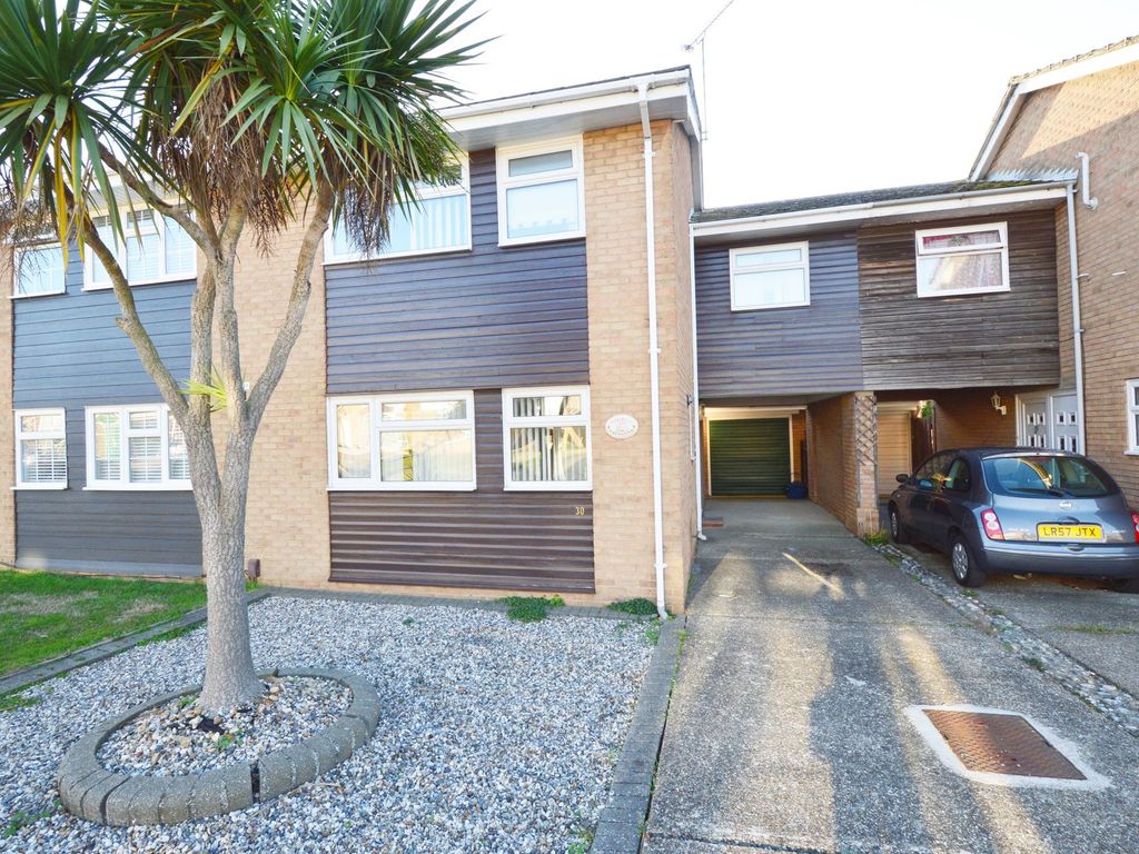 3 bed semidetached house to rent in Fremantle, Shoeburyness SS3 Zoopla