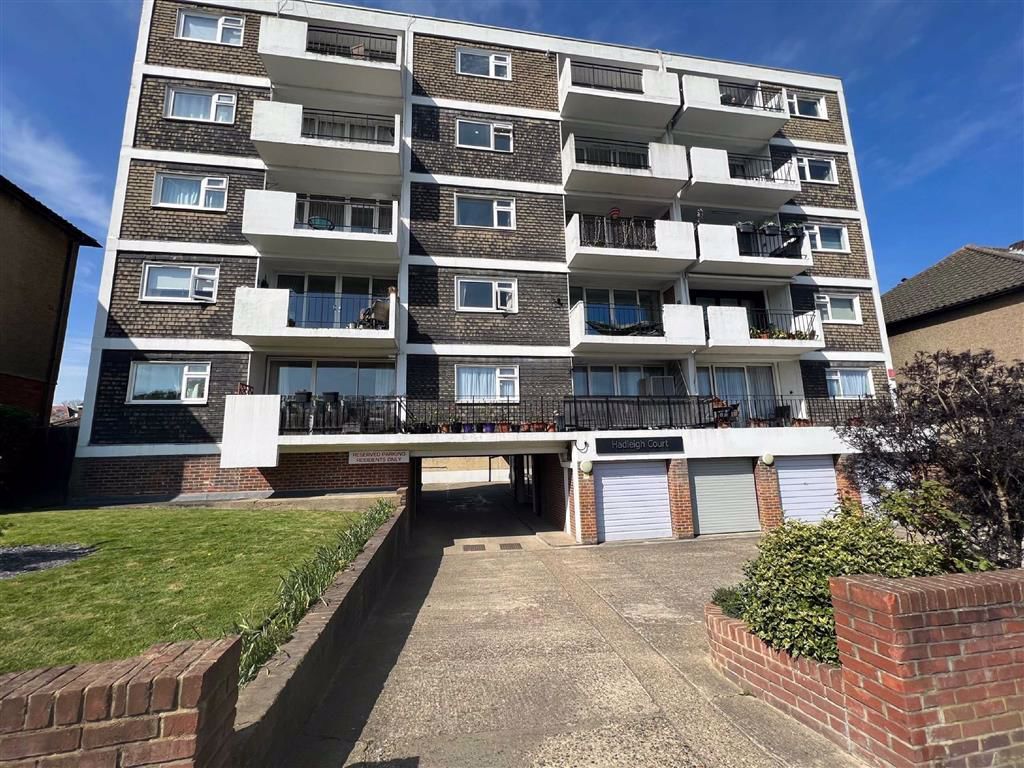 2 bed flat to rent in Hadleigh Court, Crescent Road, London E4 Zoopla