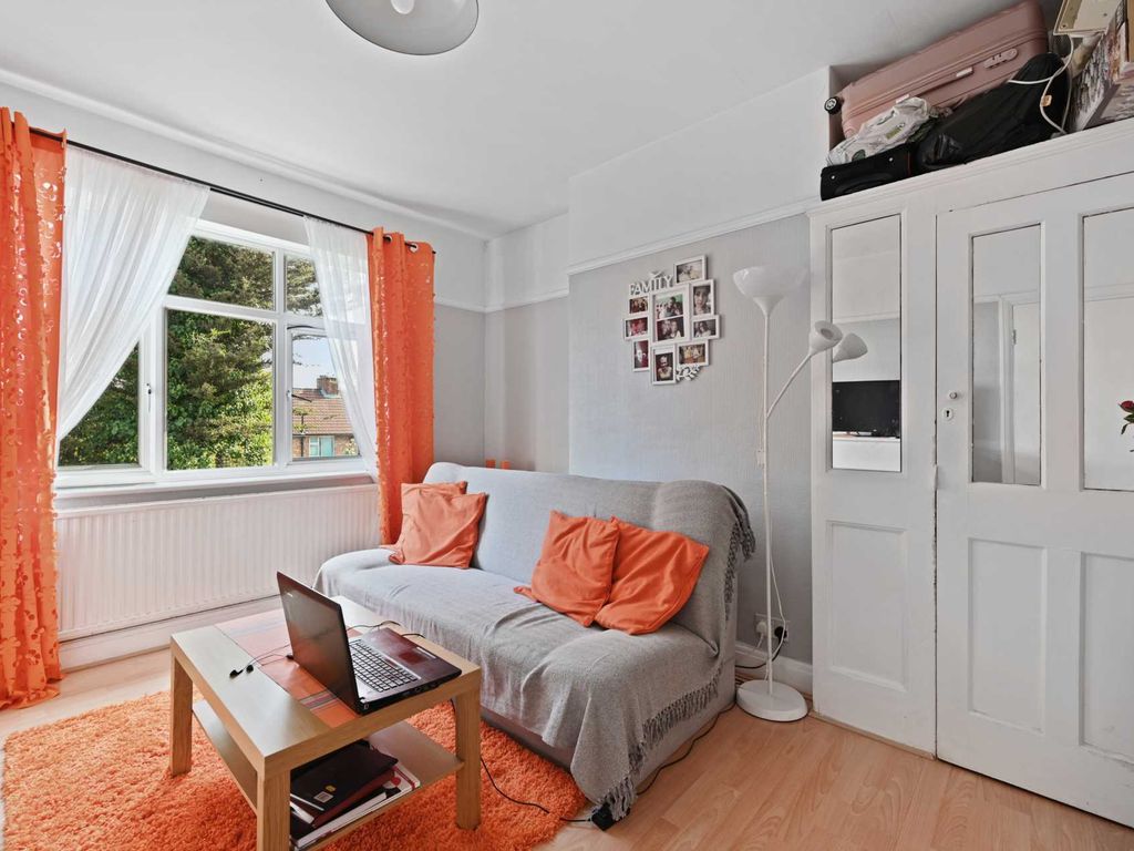 Studio to rent in The Approach, Acton W3, £1,200 pcm Zoopla