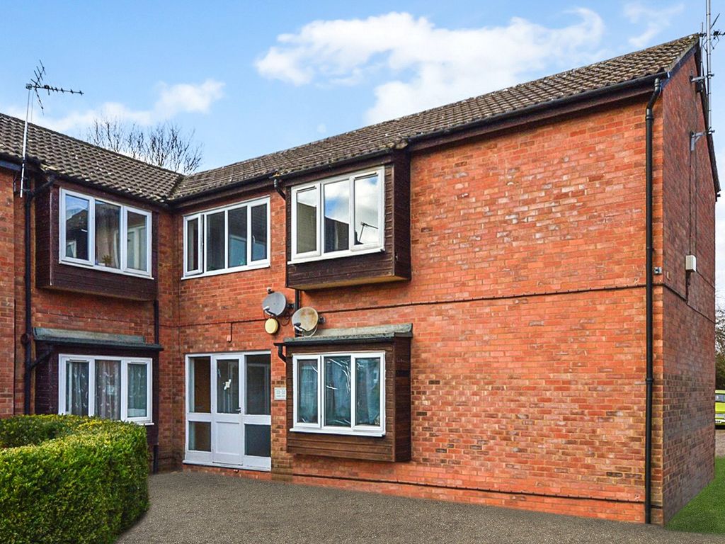 Studio for sale in Conway Close, Houghton Regis, Dunstable, Bedfordshire LU5 Zoopla