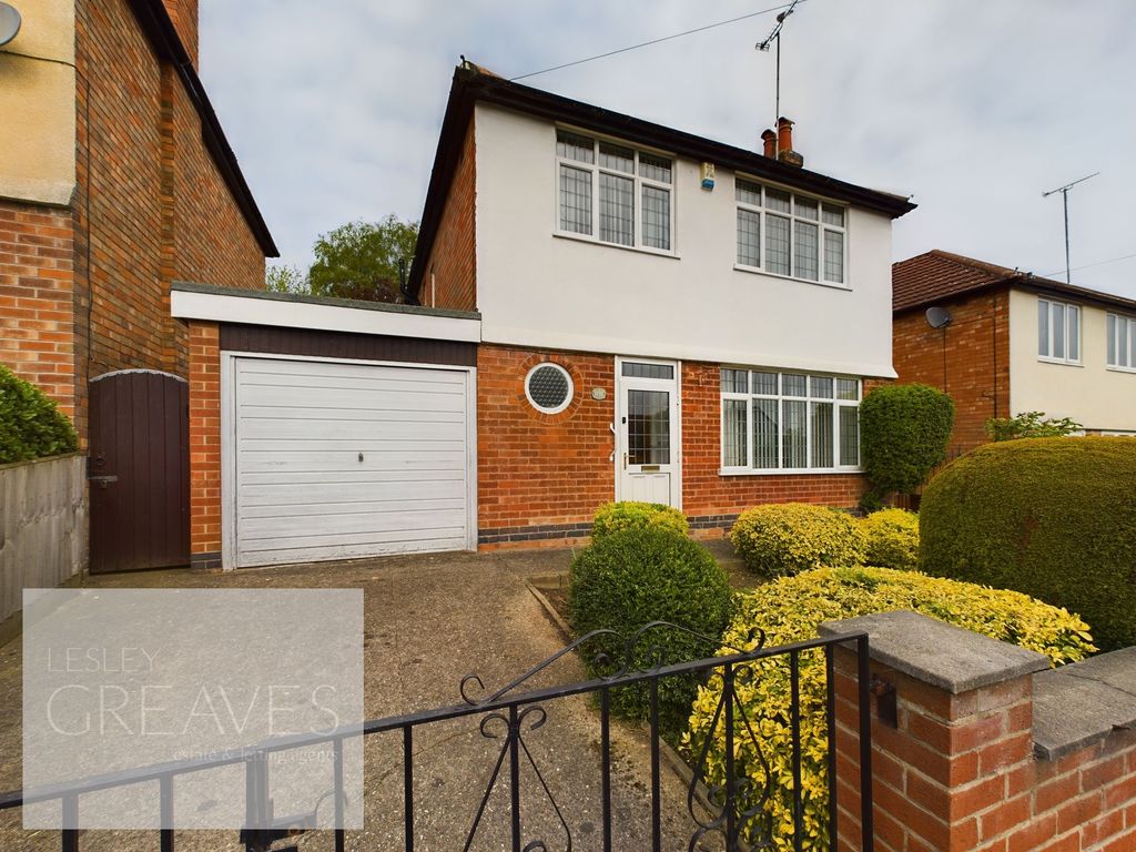3 bed detached house for sale in First Avenue, Carlton, Nottingham NG4