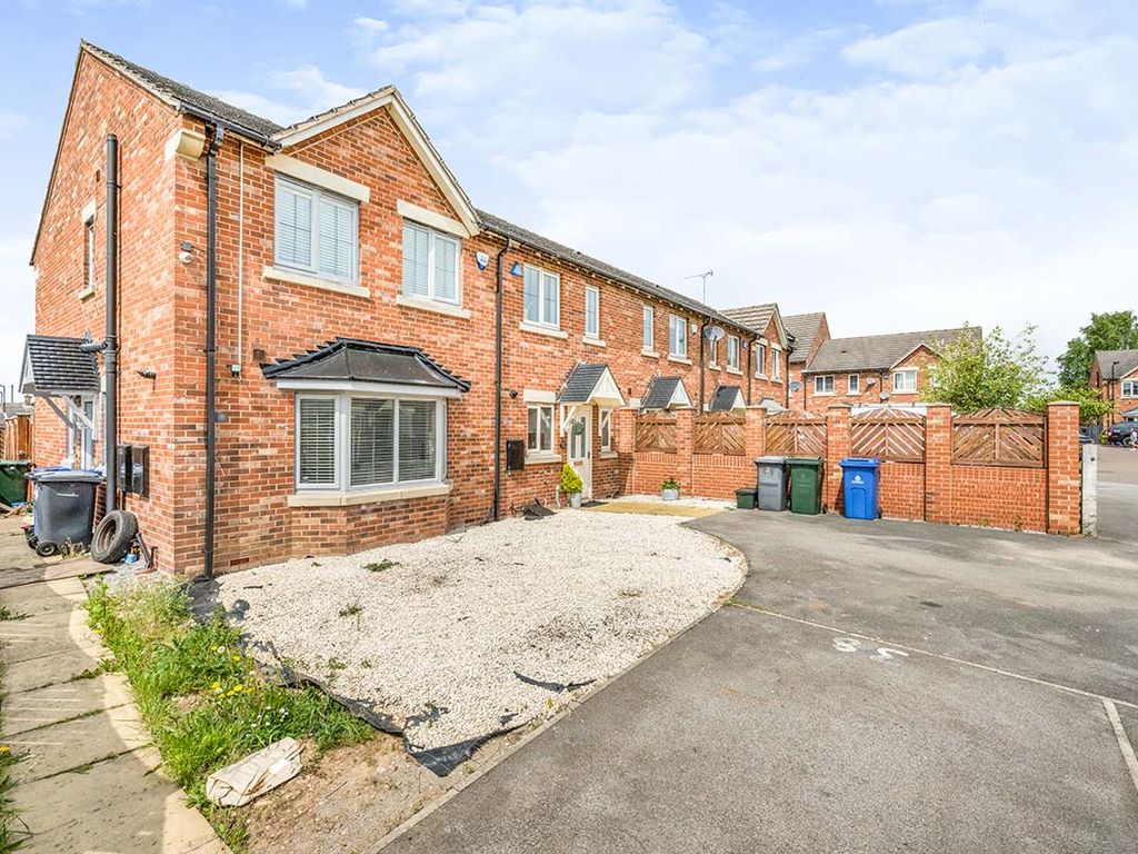 3 bed end terrace house for sale in Sunningdale Drive, Edlington