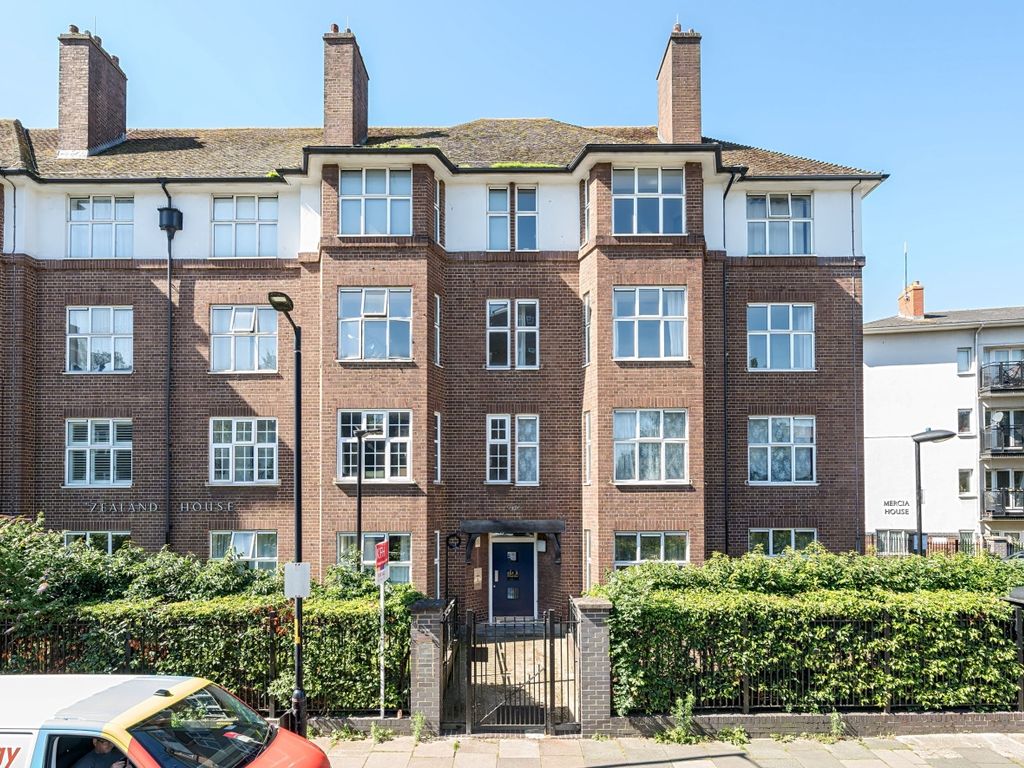 1 bed flat for sale in Denmark Road, London SE5, £335,000 Zoopla