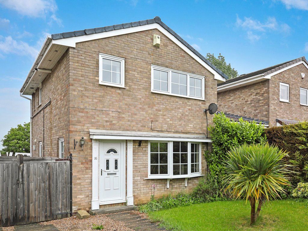 3 bed detached house for sale in Stillwell Drive, Wakefield, West ...