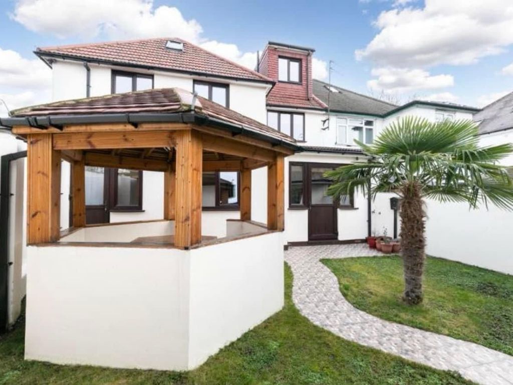 16 bed detached house for sale in Green Lane, Edgware HA8, £1,650,000 Zoopla
