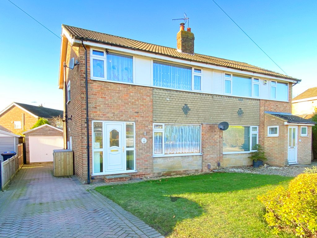3 bed semidetached house to rent in Beckwith Road, Harrogate HG2 Zoopla