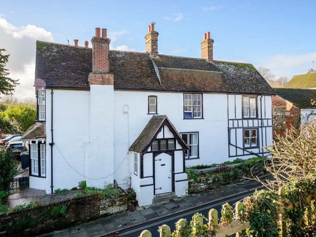 3 bed flat for sale in Carisbrooke High Street, Newport PO30 Zoopla