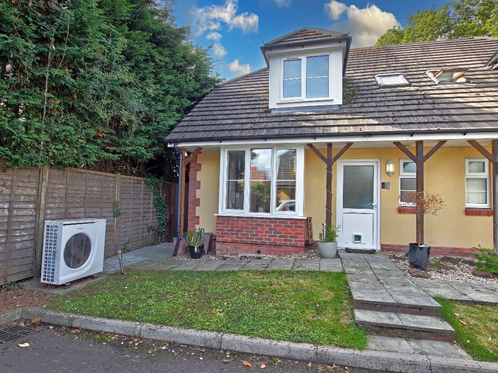 3 bed semidetached house for sale in Catherine Gardens, Catherington