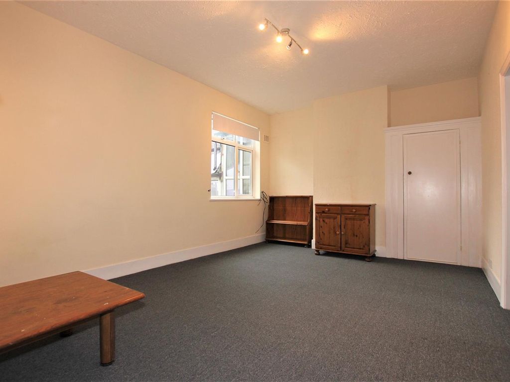 3 bed flat to rent in Woodhouse Road, North Finchley, London N12 Zoopla