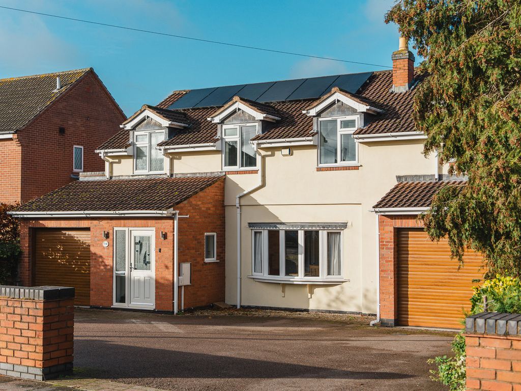 4 bed detached house for sale in Station Road, Glenfield LE3, £595,000