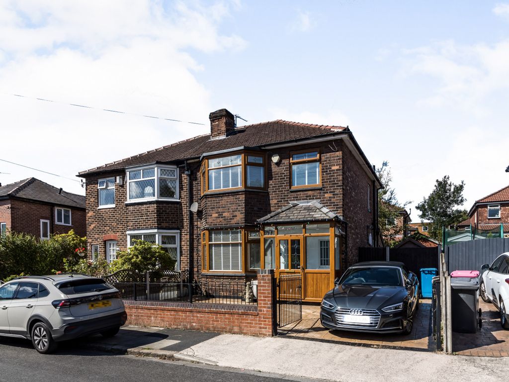 3 bed semidetached house for sale in Osborne Drive, Manchester M27
