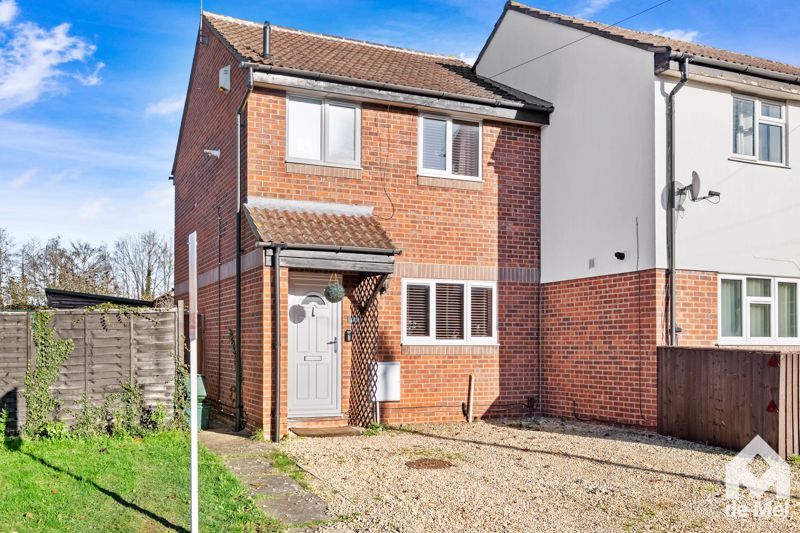 3 bed end terrace house for sale in River Leys, Swindon Village