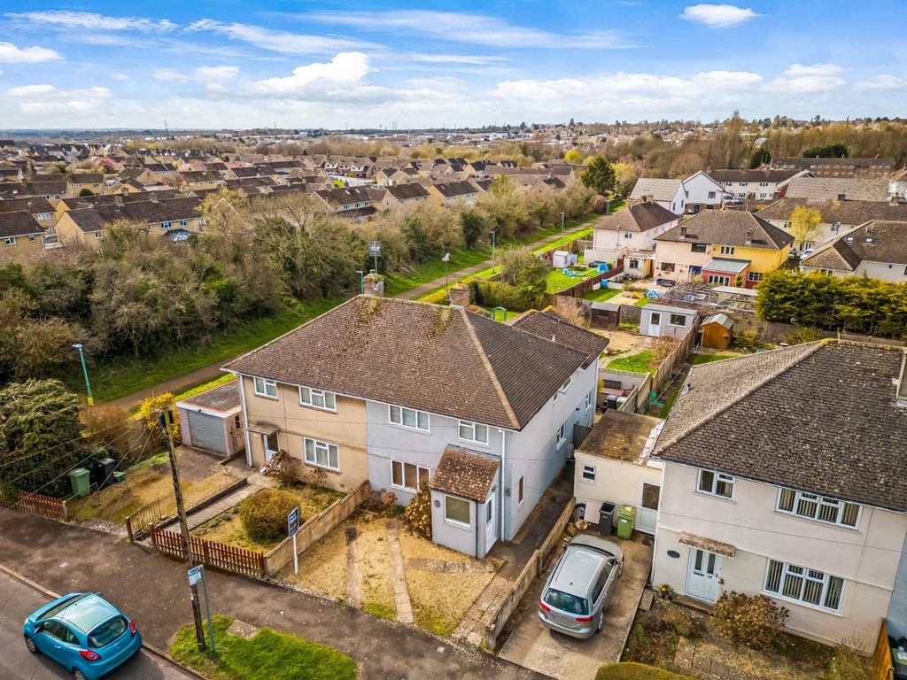 4 bed semidetached house for sale in Cirencester, Gloucestershire GL7