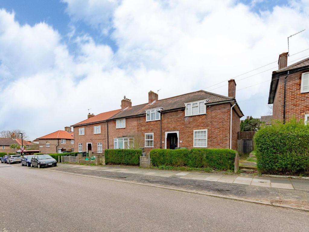 2 bed terraced house for sale in Shaw Road, Downham, Bromley BR1 Zoopla