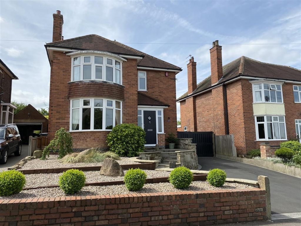 3 bed detached house for sale in Mill Hill Lane, BurtonOnTrent DE15