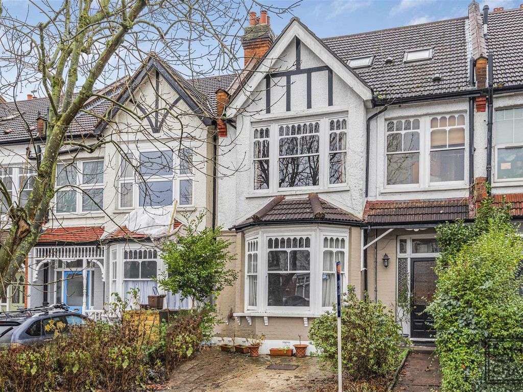 6 bed terraced house for sale in Fox Lane, Lakes Estate, Palmers Green