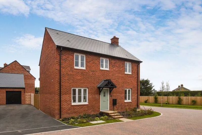 4 bed detached house to rent in Cooper Close, Upper Heyford, Bicester