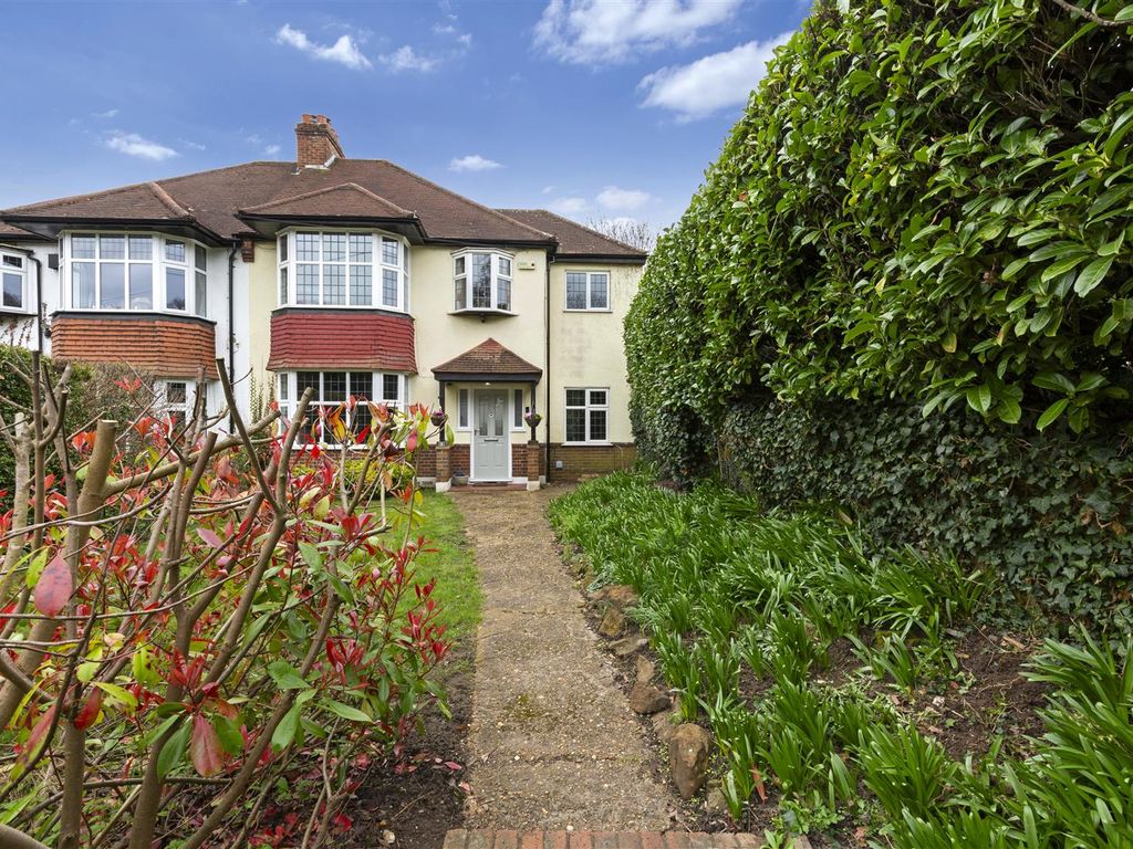 4 bed semidetached house for sale in Winkworth Road, Banstead SM7, £