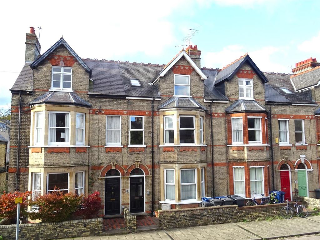 5 bed terraced house for sale in Willis Road, Cambridge CB1, £900,000