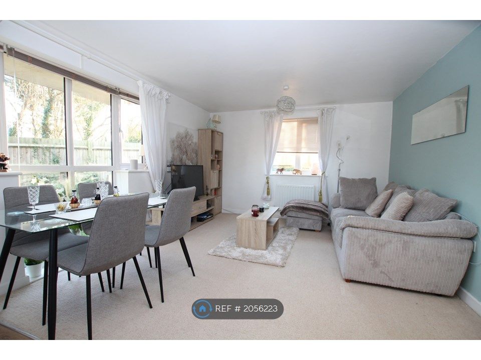 1 bed flat to rent in Eglington Drive, Wainscott, Rochester ME3, £995 pcm Zoopla