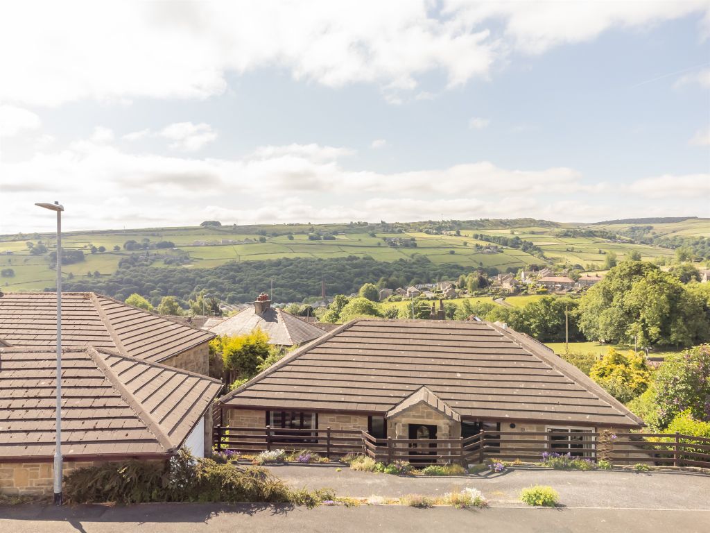 3 bed detached bungalow for sale in Allergill Park, Upperthong